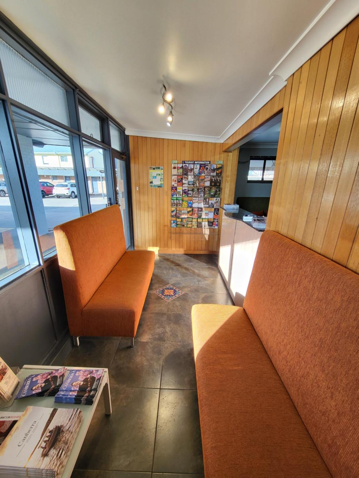 Parkway Motel Queanbeyan Exterior photo